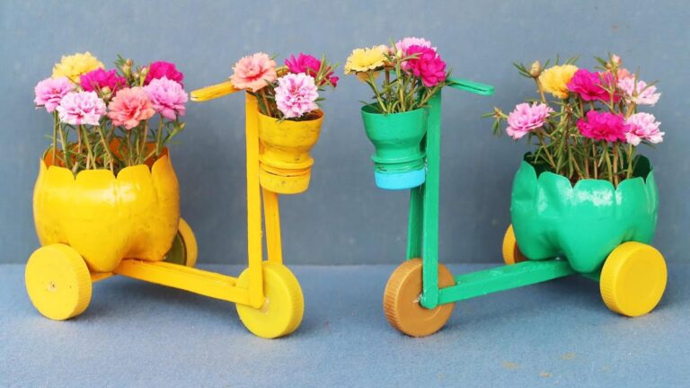 Questo semplice gesto trasforma bottiglie in splendidi vasi a forma di bicicletta…