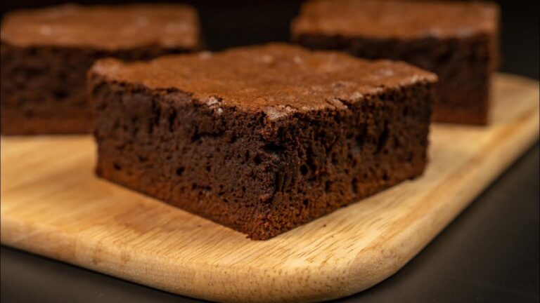 Questo semplice gesto trasforma il tuo brownie in un dolce irresistibile…