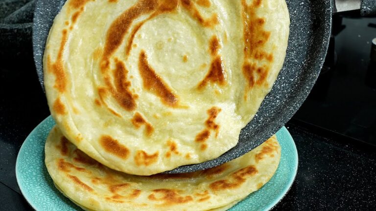 3 ingredienti per un pane piatto irresistibile: scopri la ricetta facile!
