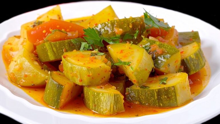 Scopri 2 ingredienti per un delizioso e semplice piatto di zucchine!