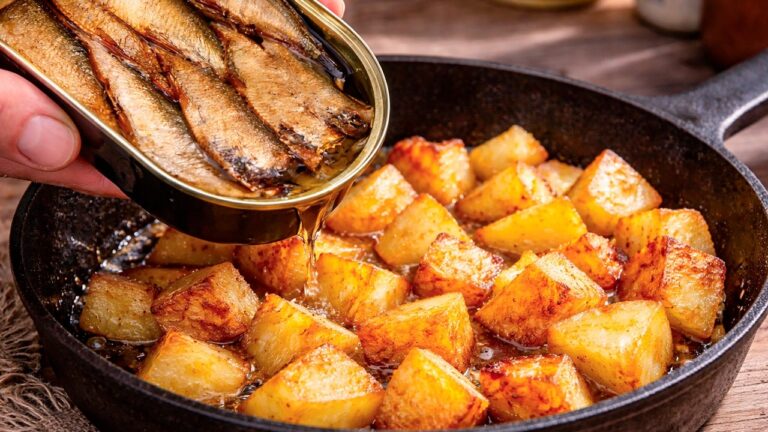 Scopri 3 modi sorprendenti per gustare patate con sardine ed uova!